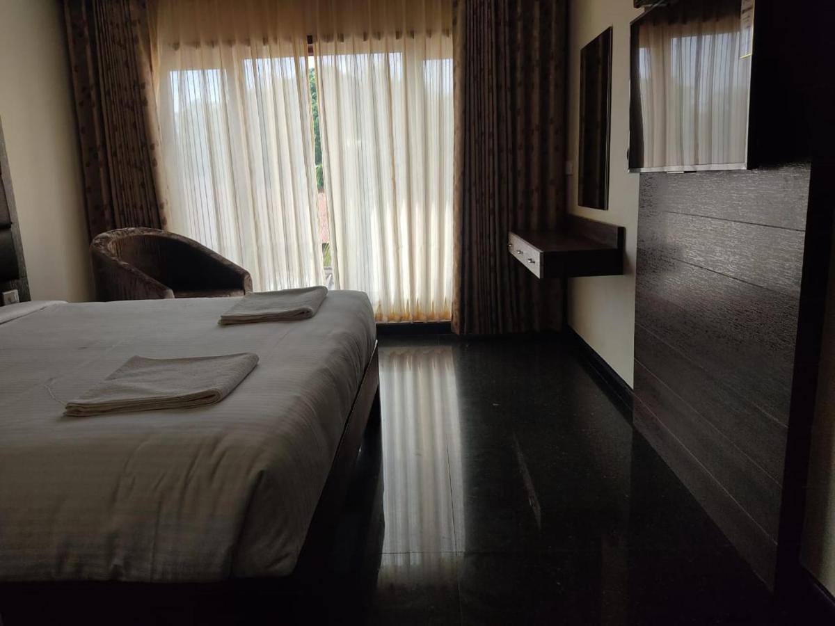 Hotel Vijayarani Tiruchirappalli Екстер'єр фото