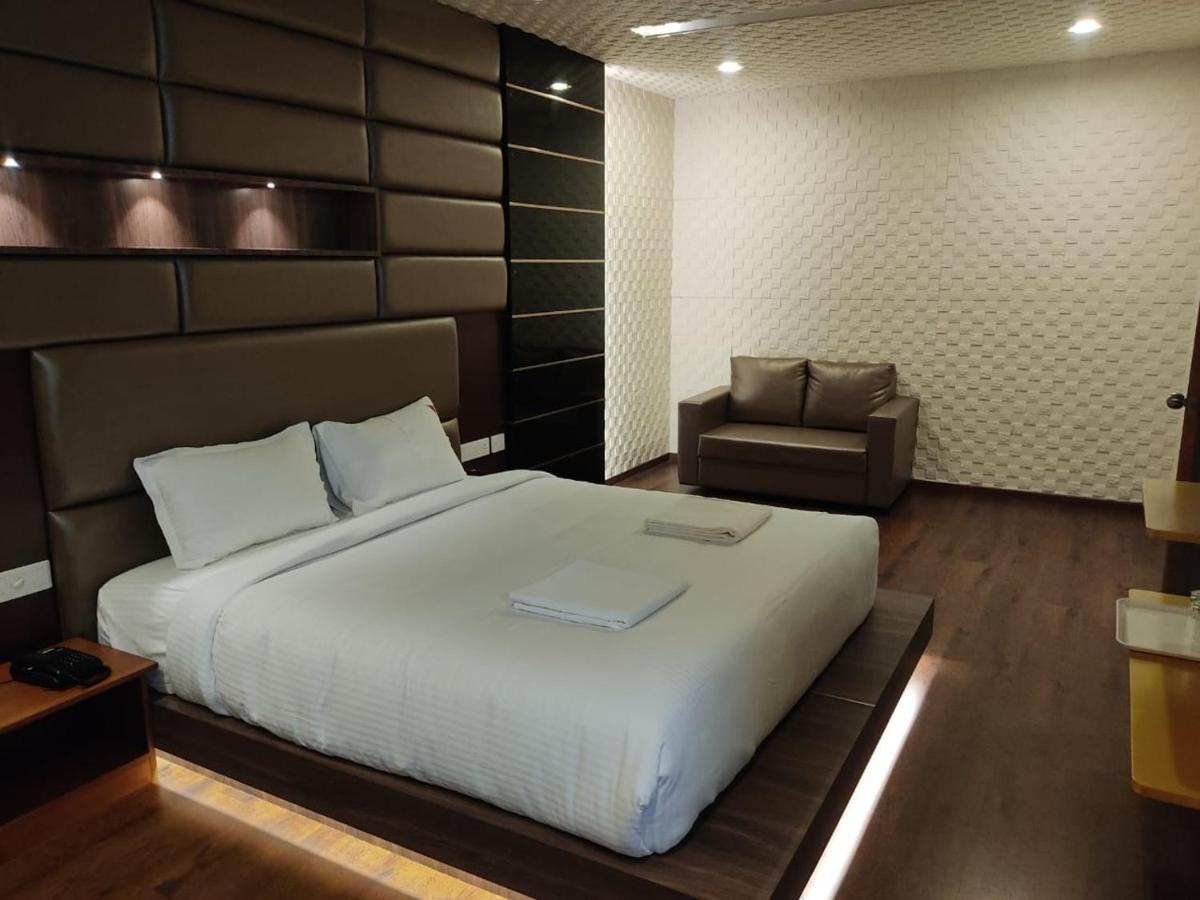 Hotel Vijayarani Tiruchirappalli Екстер'єр фото